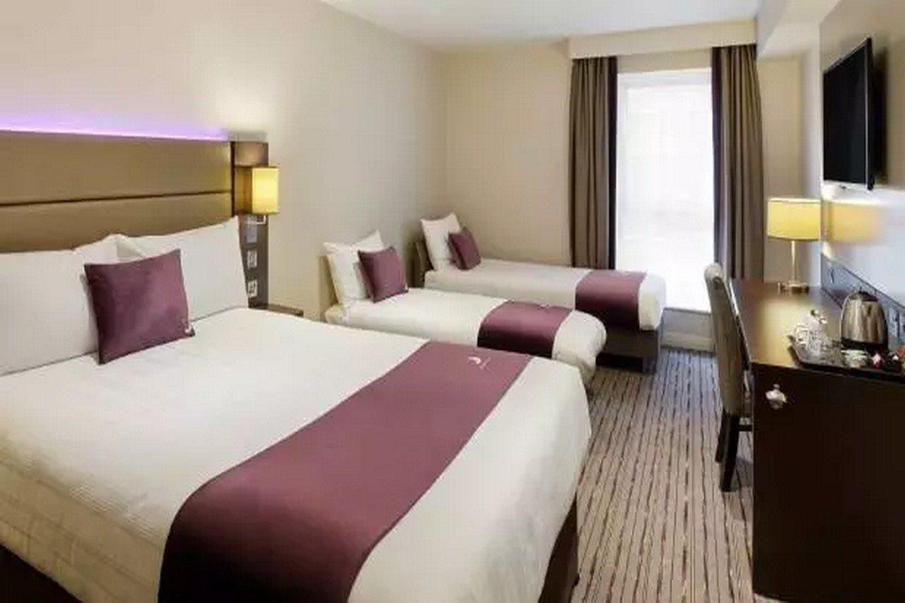 Premier Inn קאריקפרגוס מראה חיצוני תמונה