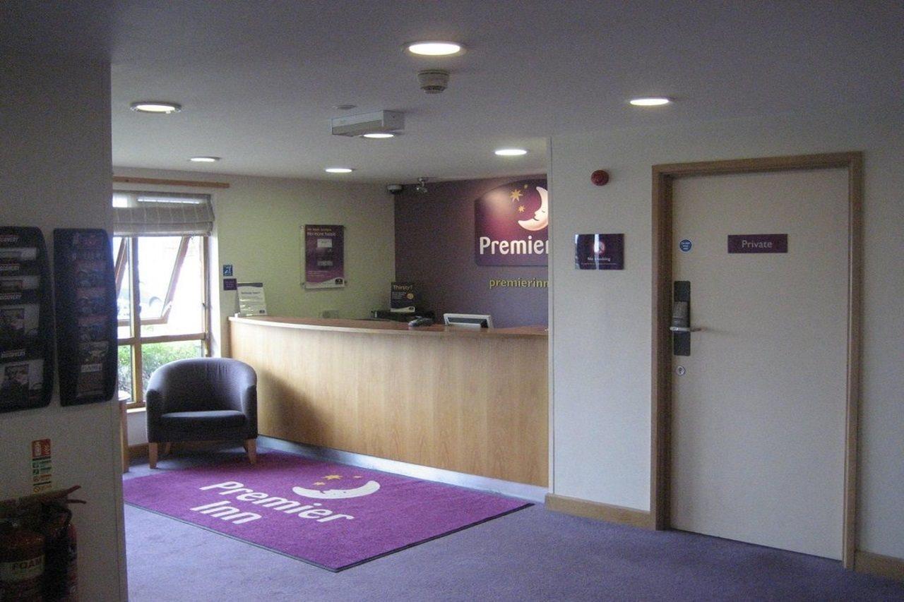 Premier Inn קאריקפרגוס מראה חיצוני תמונה